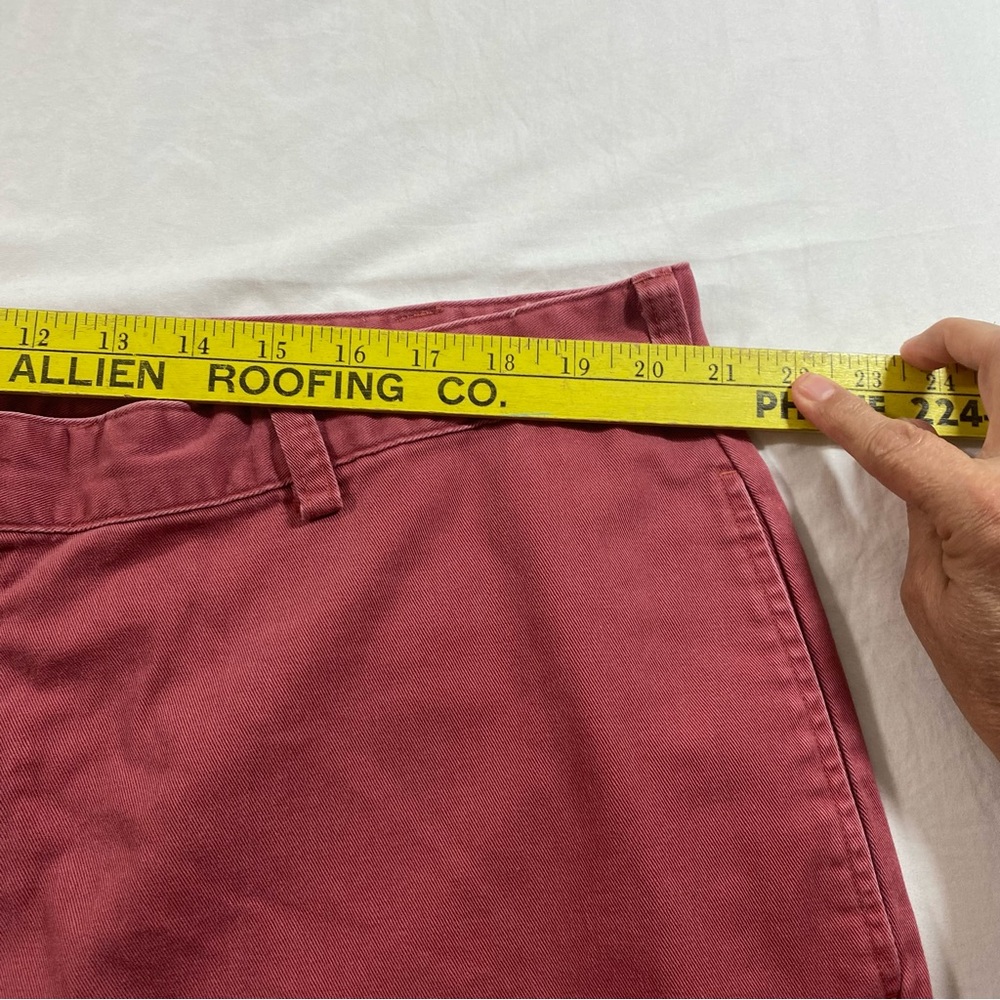 Tommy Hilfiger Men's Flat Front Shorts in Burgundy - Picture 3 of 6